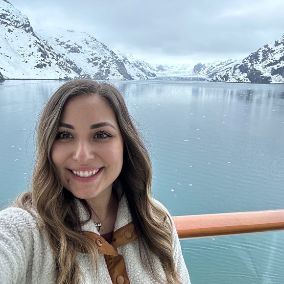 Meet your Posher, Karlie - Picture 8 of 8